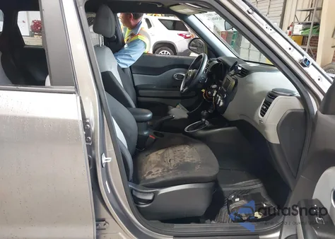 2018 Kia Soul z USA, uszkodzony, nr VIN KNDJN2A22J7585397